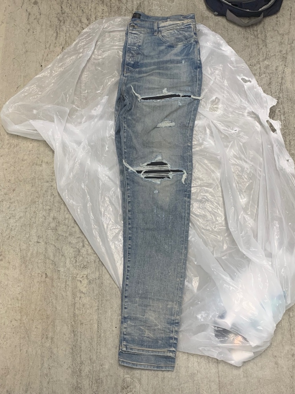 Amiri Straight-Leg Distressed Slim-Fit Jeans x 1